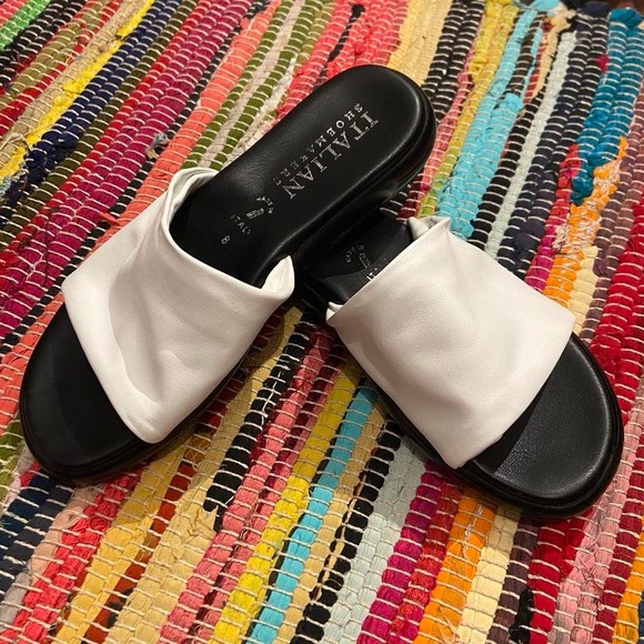 Black and white womens sandals - Picture 2 of 3